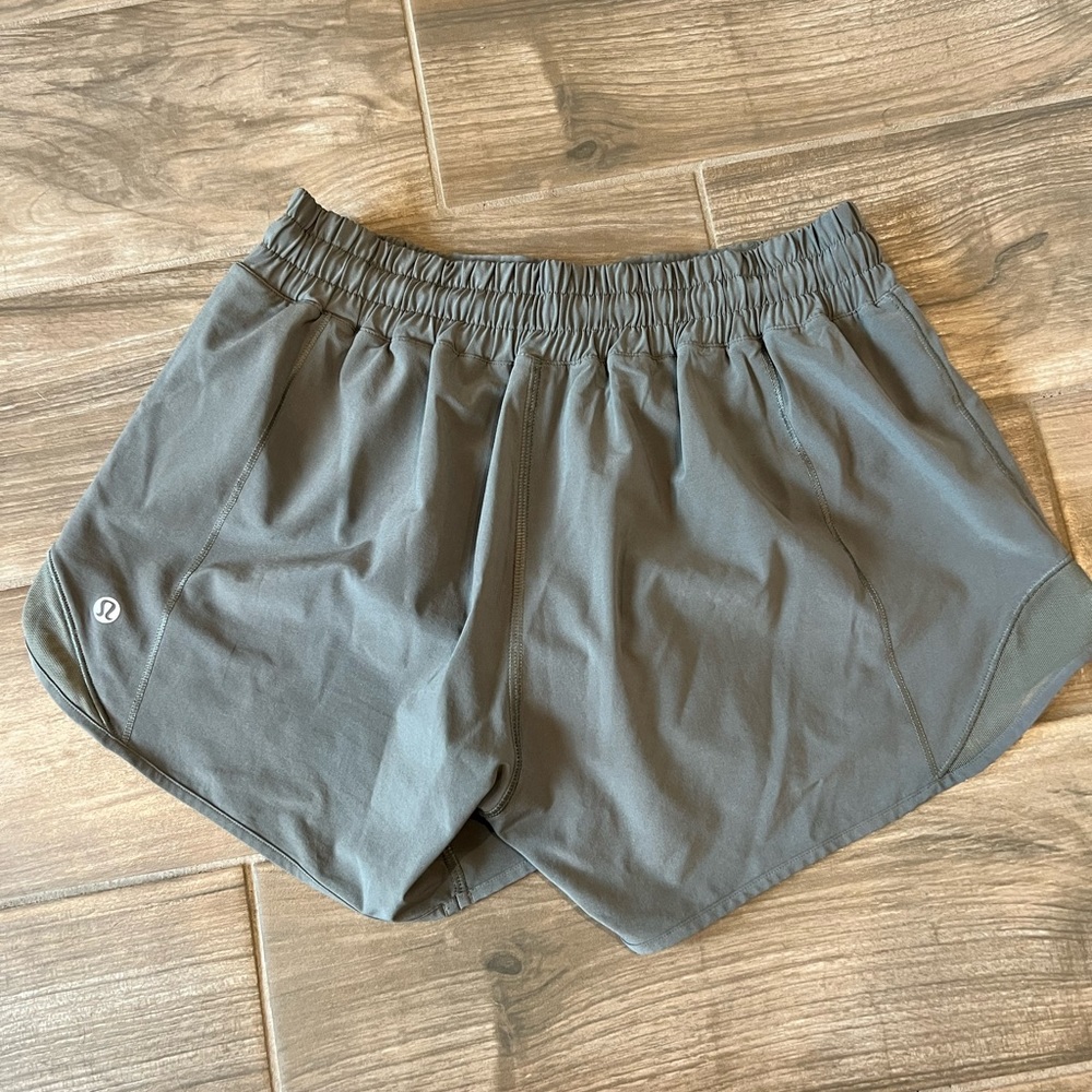 Lululemon shorts size 6